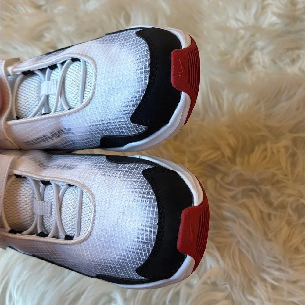 NWT kids Nike air max nova sneakers